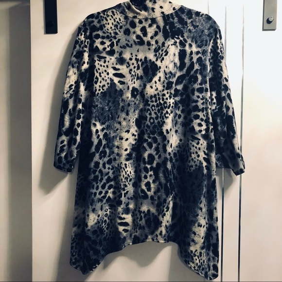 49. Plus Size 2X super Soft Animal Print Cardigan - Picture 2 of 5